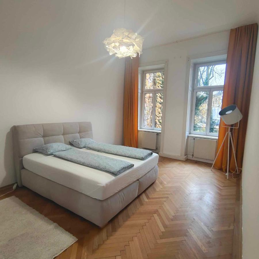 Large 4 Room Apartment In The Center Of فيينا المظهر الخارجي الصورة
