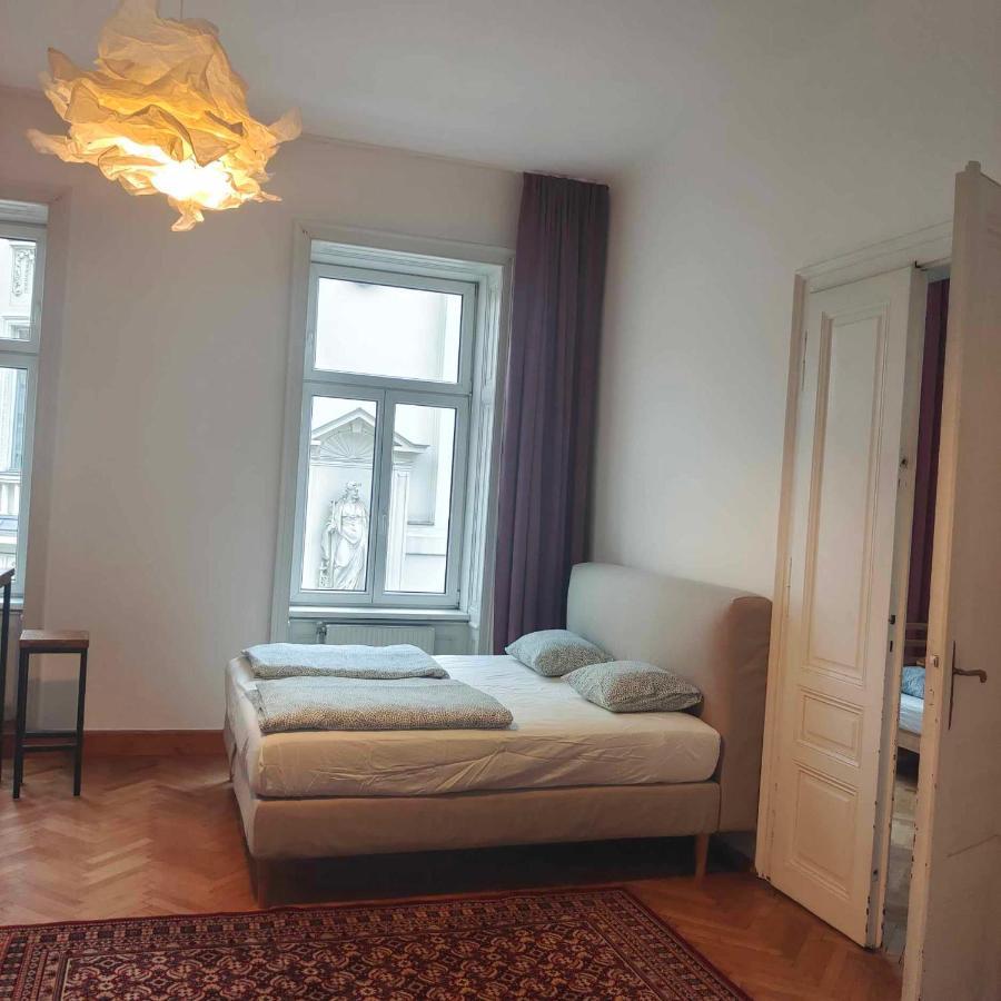 Large 4 Room Apartment In The Center Of فيينا المظهر الخارجي الصورة